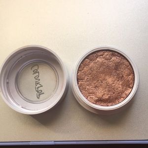 Colourpop supershock shadow in shade LaLa
